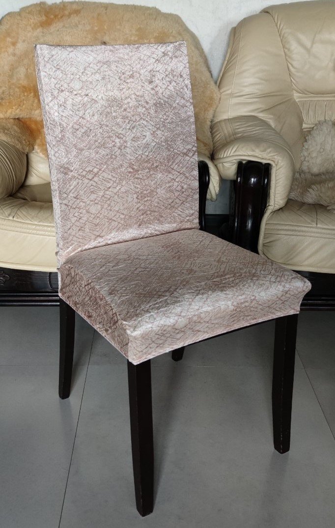 chehol-stulya-zhemchug-bezh