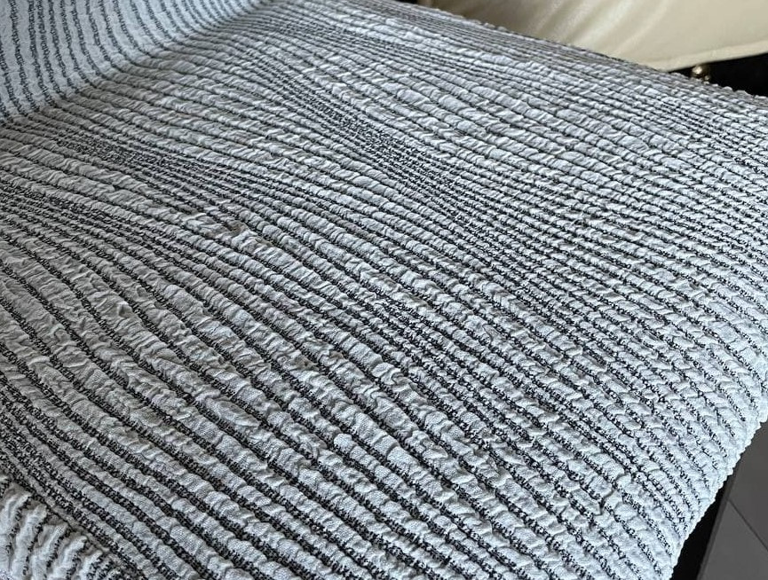 chehol-stulya-jakard-volna-white-1